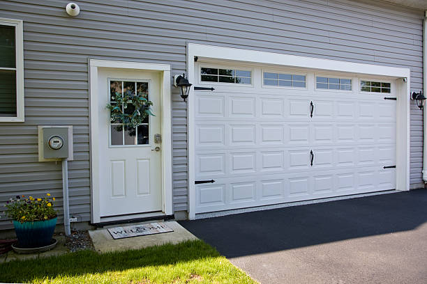 24/7 Emergency Garage Door Panel Replacement experts in Wayne County County, IN